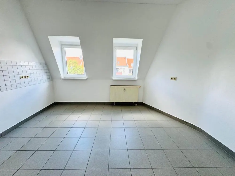 attraktive 2 Raum Wohnung im DG +++TOP+++ citynah in Anger-Crottendorf