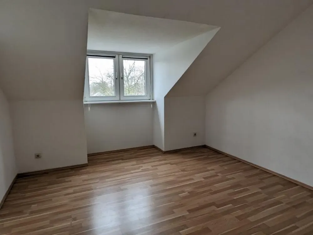 WILLKOMMEN! Top sanierte Singlewohnung! Garten! PKW-Stellplatz