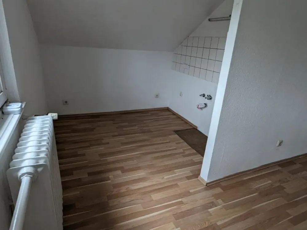 WILLKOMMEN! Top sanierte Singlewohnung! Garten! PKW-Stellplatz