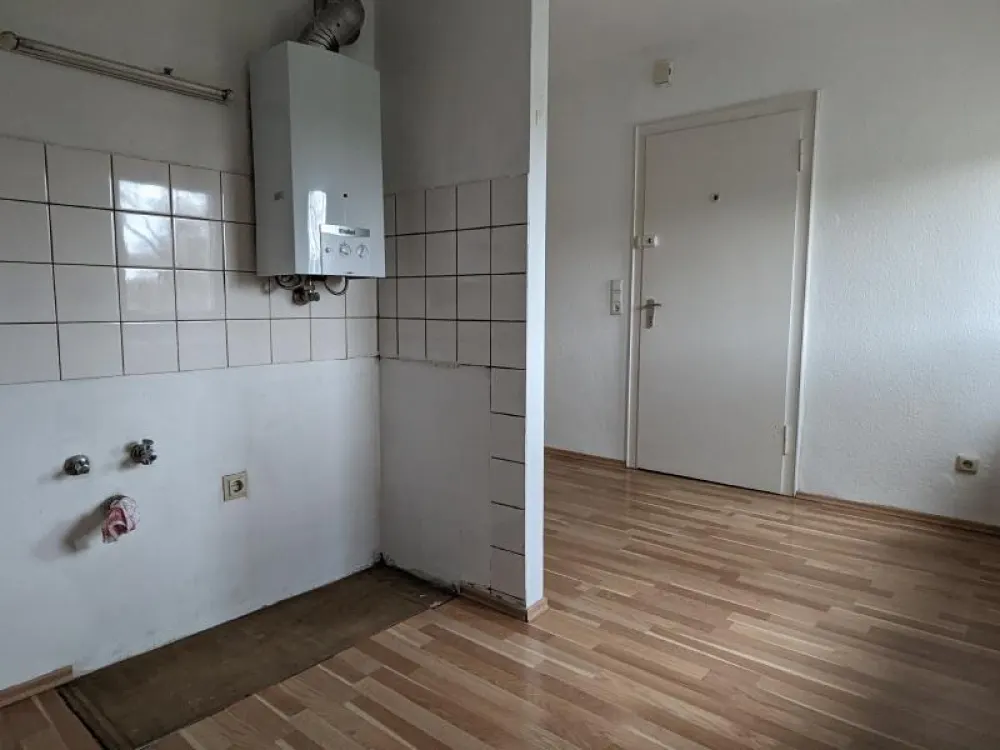 WILLKOMMEN! Top sanierte Singlewohnung! Garten! PKW-Stellplatz