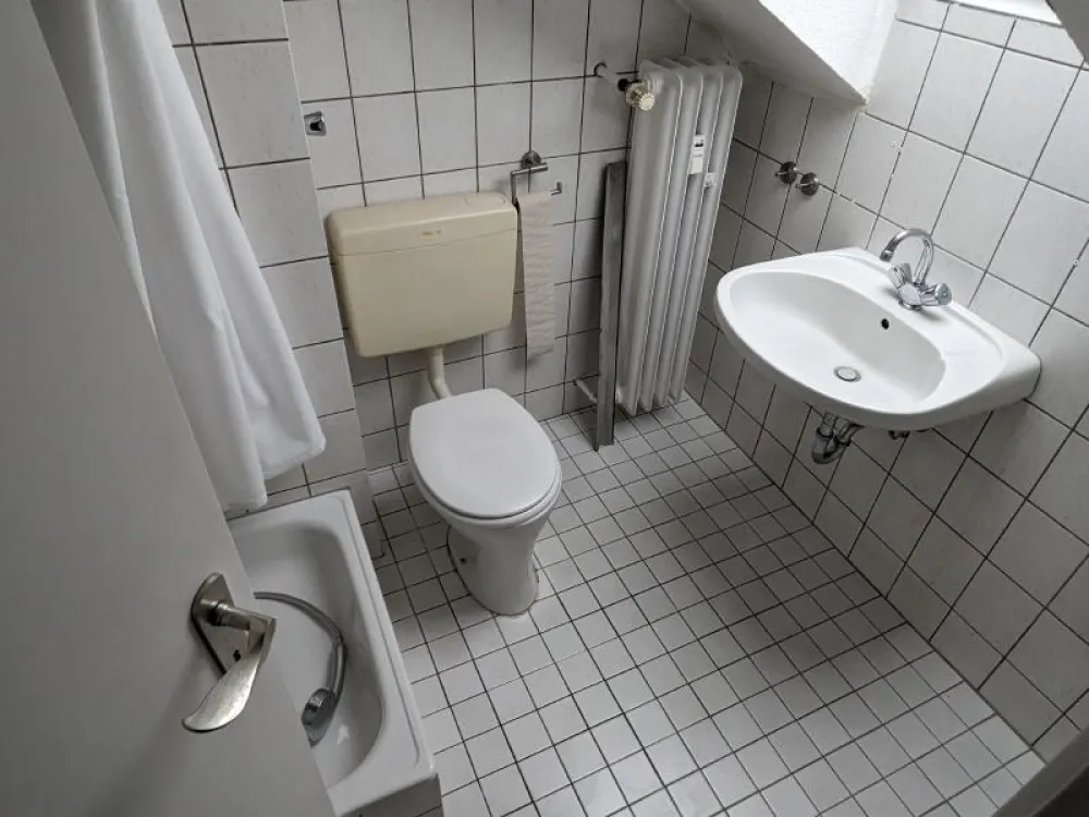 WILLKOMMEN! Top sanierte Singlewohnung! Garten! PKW-Stellplatz