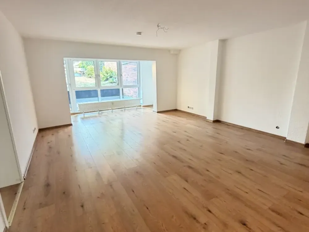 Niederkassel! Frisch renoviert | Lichtdurchflutet | Große Terrasse | Einbauküche