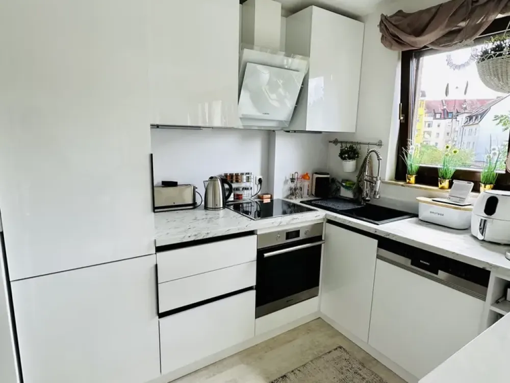 Wöhrdersee: Moderne 2-Zimmer-Wohnung mit Balkon und TG, perfekt für Studierende oder Singles