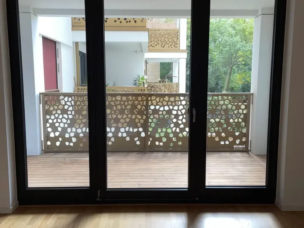 Wunderschönes * 2 Zimmer Apartment * Einbauküche * Bad * Gäste WC * Balkon