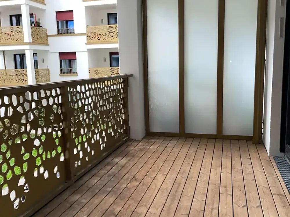 Wunderschönes * 2 Zimmer Apartment * Einbauküche * Bad * Gäste WC * Balkon