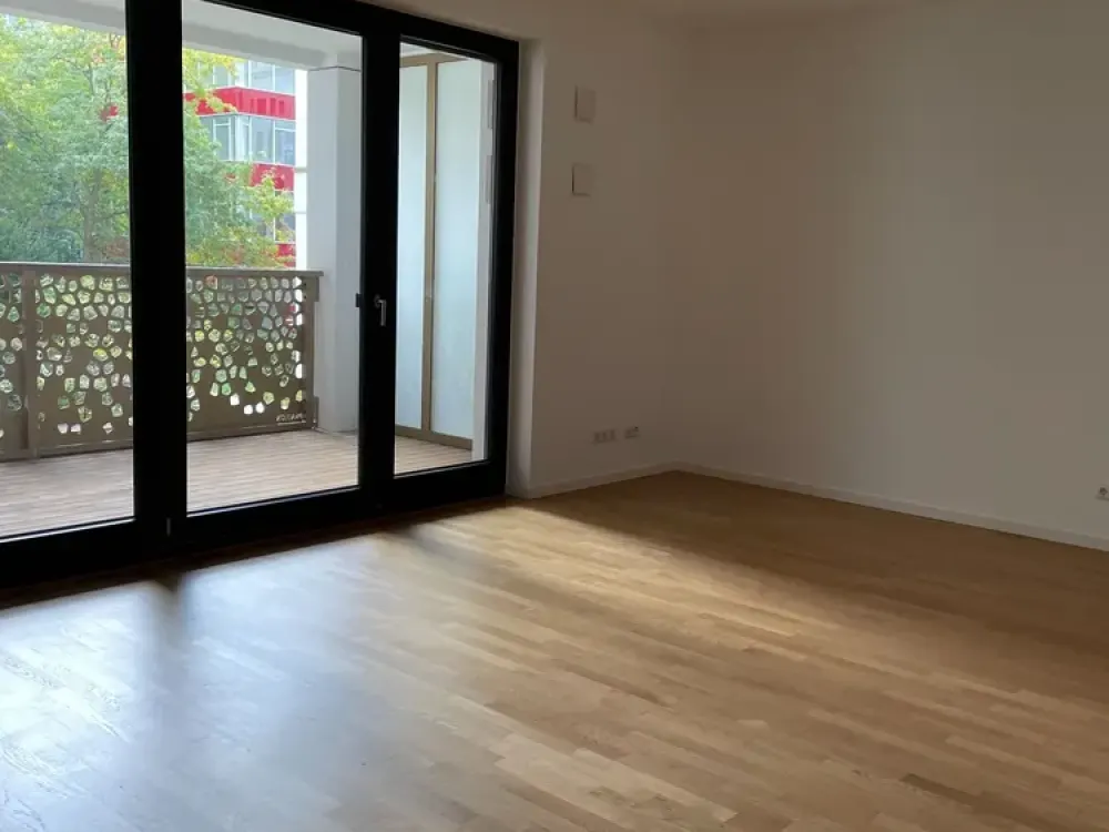 Wunderschönes * 2 Zimmer Apartment * Einbauküche * Bad * Gäste WC * Balkon