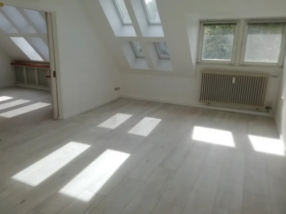Schwerte-City!! Schöne DG-Whg. m. DG-Studio, Balkon u. Weitblick