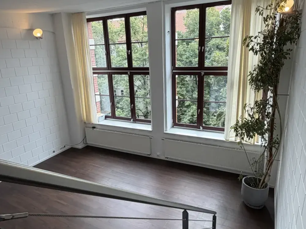Galerie-Loft mit 5,50 m Raumhöhe und Bootsanleger, 4 Zimmer in den Buntgarnwerken Schleußig
