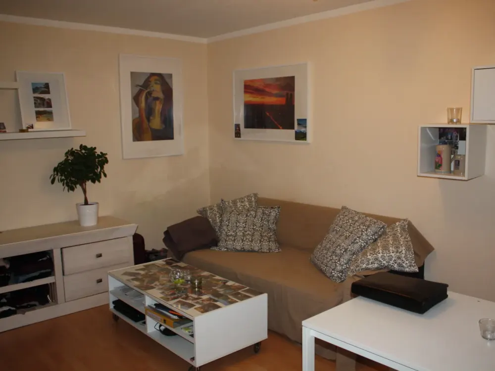 1 Room Apartment Munich East Oberföhring with Terrace, Bathroom and Fitted Kitchen
