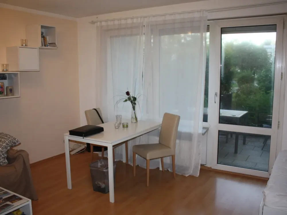 1 Room Apartment Munich East Oberföhring with Terrace, Bathroom and Fitted Kitchen