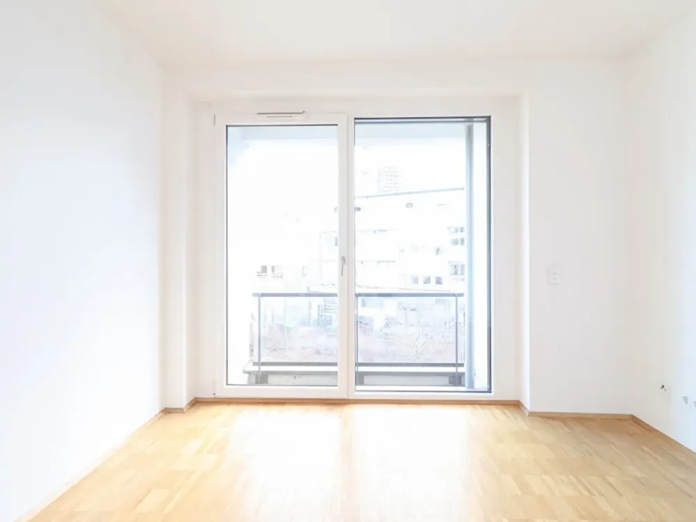 Wohnen mit Stil: Lichtdurchflutete 2-Zimmer-Wohnung mit Loggia & exklusiver Ausstattung
