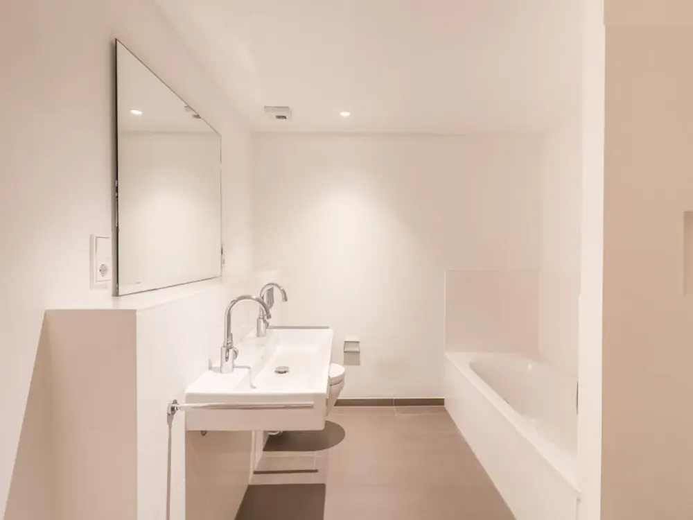 Wohnen mit Stil: Lichtdurchflutete 2-Zimmer-Wohnung mit Loggia & exklusiver Ausstattung