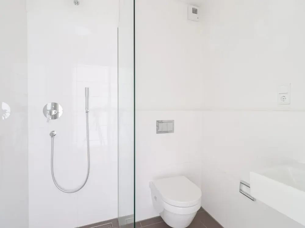 Wohnen mit Stil: Lichtdurchflutete 2-Zimmer-Wohnung mit Loggia & exklusiver Ausstattung