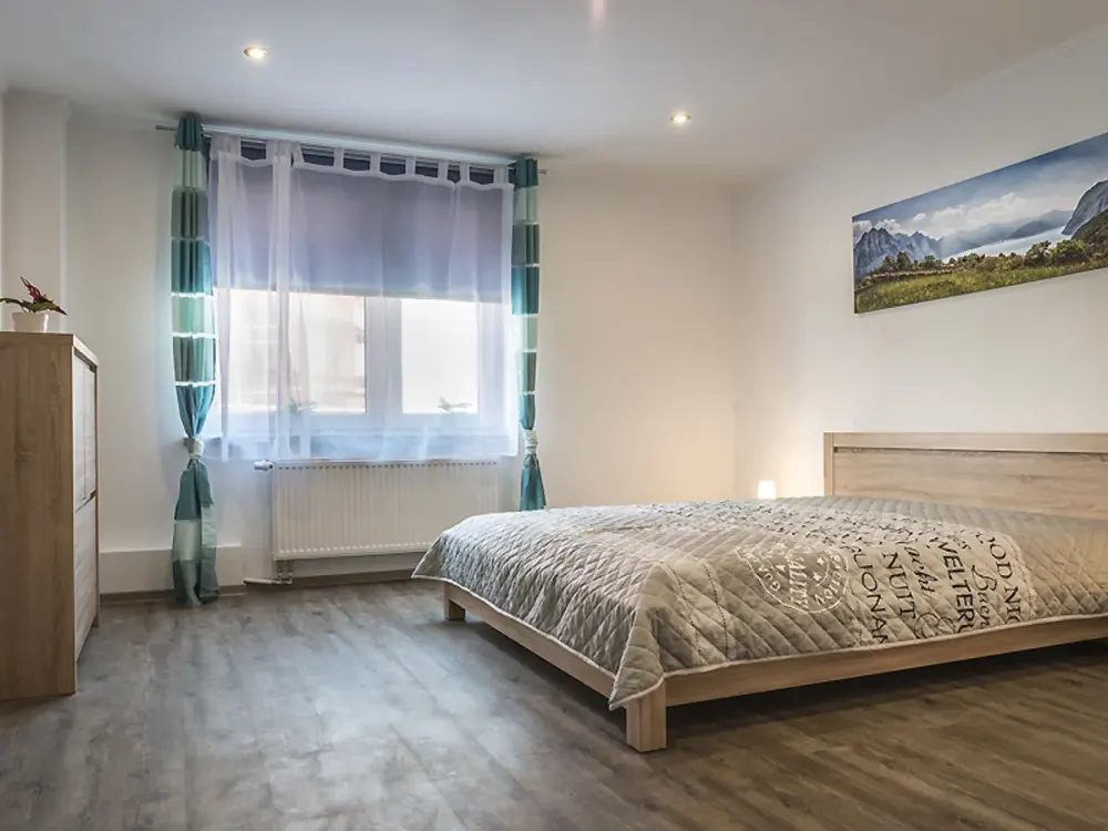 MEGA renovierte, volleingerichtete 3-Zimmer-Wohnung ++Balkon++Parkplatz++Zentrum