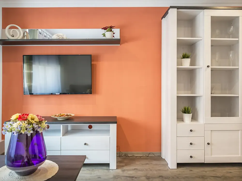 MEGA renovierte, volleingerichtete 3-Zimmer-Wohnung ++Balkon++Parkplatz++Zentrum