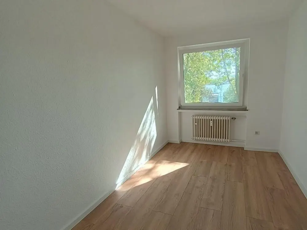 3 Zimmer Wohnung (78m²) mit Balkon - frisch renoviert