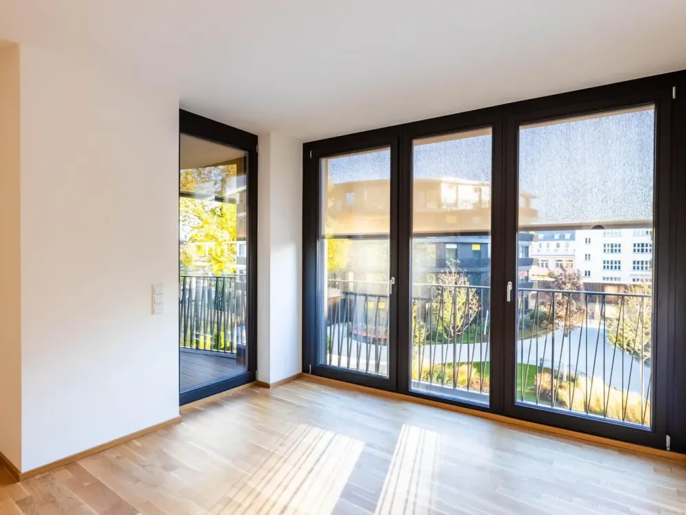 First occupancy: Exclusive, sunny 2-room apartment with balcony and Elbe view in prime location at Marina Garden!