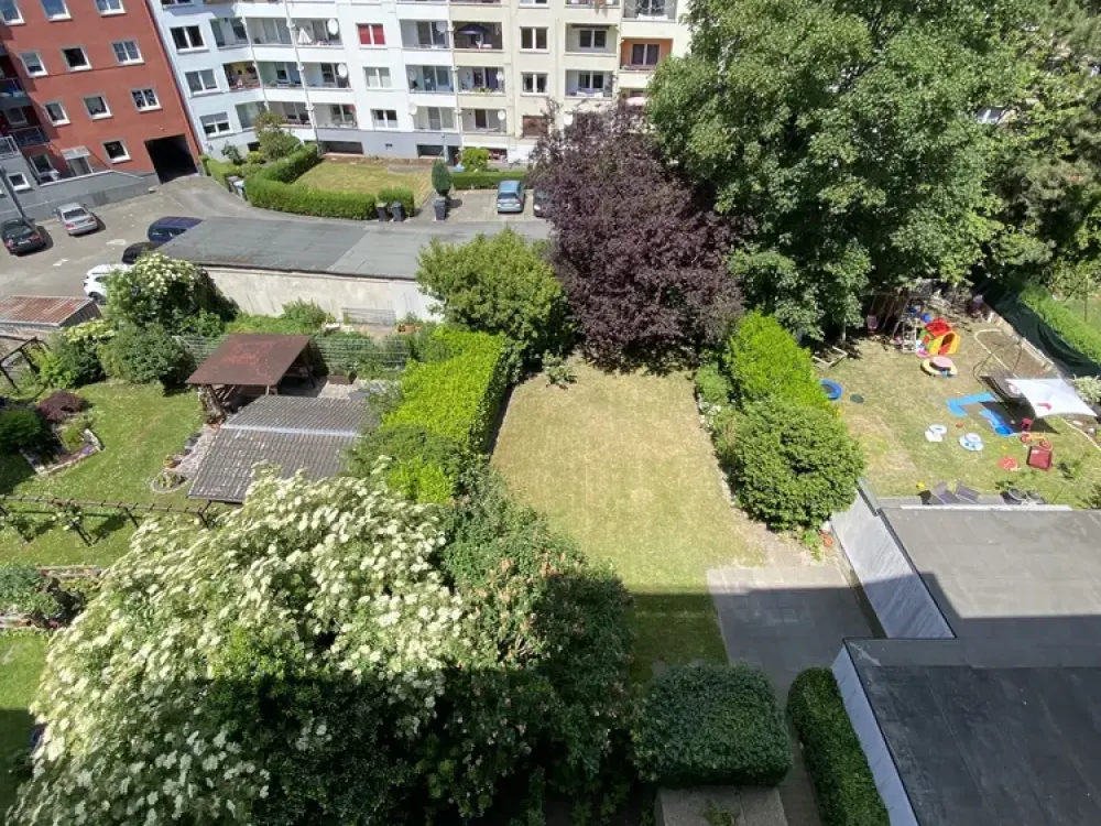 ***Altbauwohnung mit 3,5-4 Zimmern, Balkon,EBK, Gartenmitbenutzung, Wohnküche, Badewanne & Dusche***