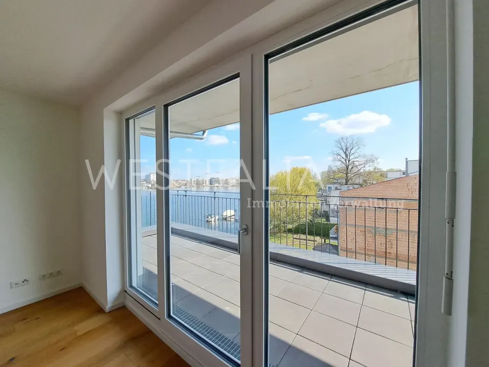 Erstbezug: 3-Zimmerwohnung mit traumhaften Wasserblick