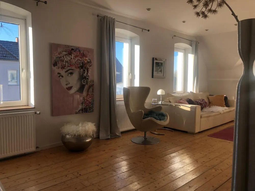 Maisonette-Wohnung ca 83m2 und großer Balkon in Großenbaum