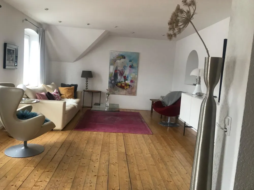 Maisonette-Wohnung ca 83m2 und großer Balkon in Großenbaum