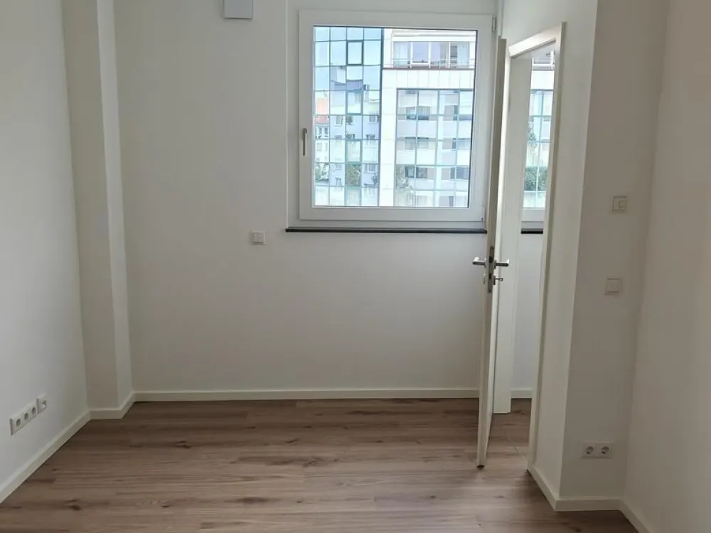 First occupancy! Modern 2-room new-build apartment with fitted kitchen in Nürnberg, commission-free