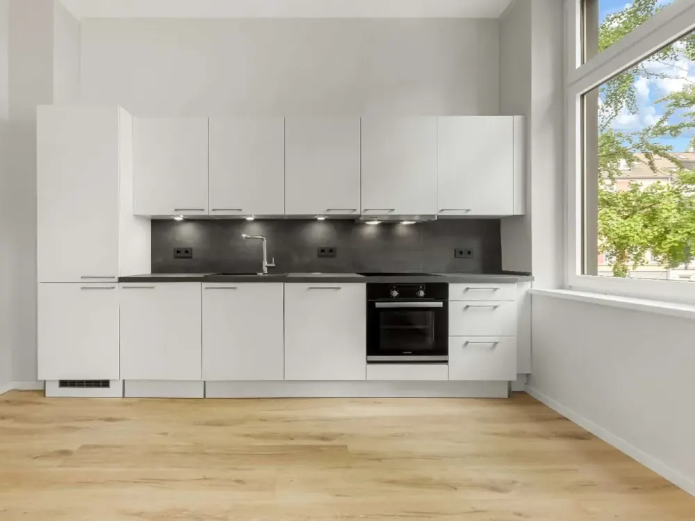 Hochwertig sanierte Wohnung mit Einbauküche!