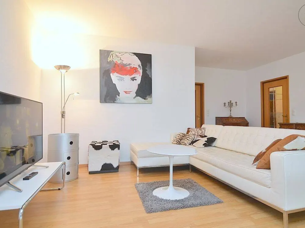 Geschmackvoll möblierte 4-Zimmer-Wohnung mit WLAN und 2 Balkonen in Nürnberg Maxfeld
