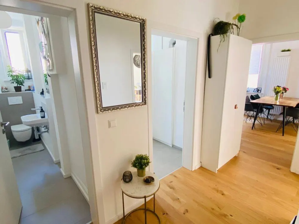 Traumhafte 2 Zimmer Wohnung Altbau 79m² mit Balkon & Stellplatz in der Nähe des Rosensteinparks in Stuttgart Bad Cannstatt