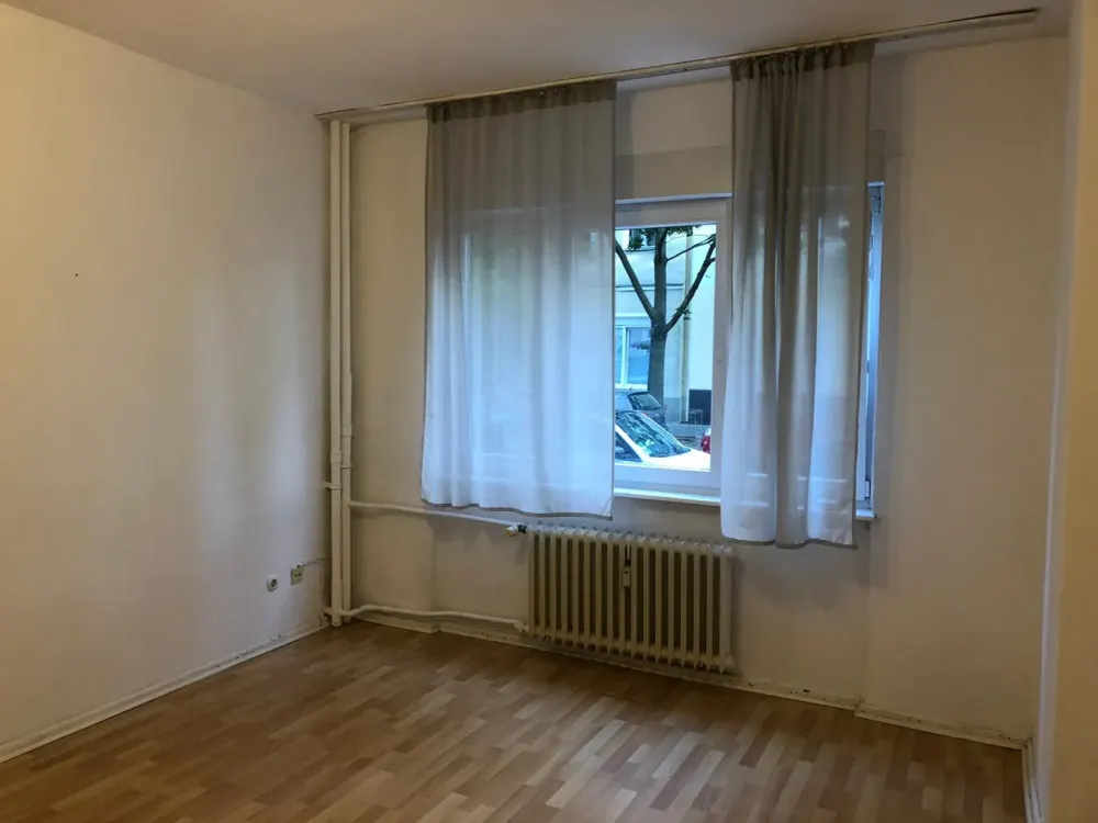 Große zwei Zi. möblierte Wohnung (Big furnished Apt) in Mitte, 100+ Euro weniger für 1 Person
