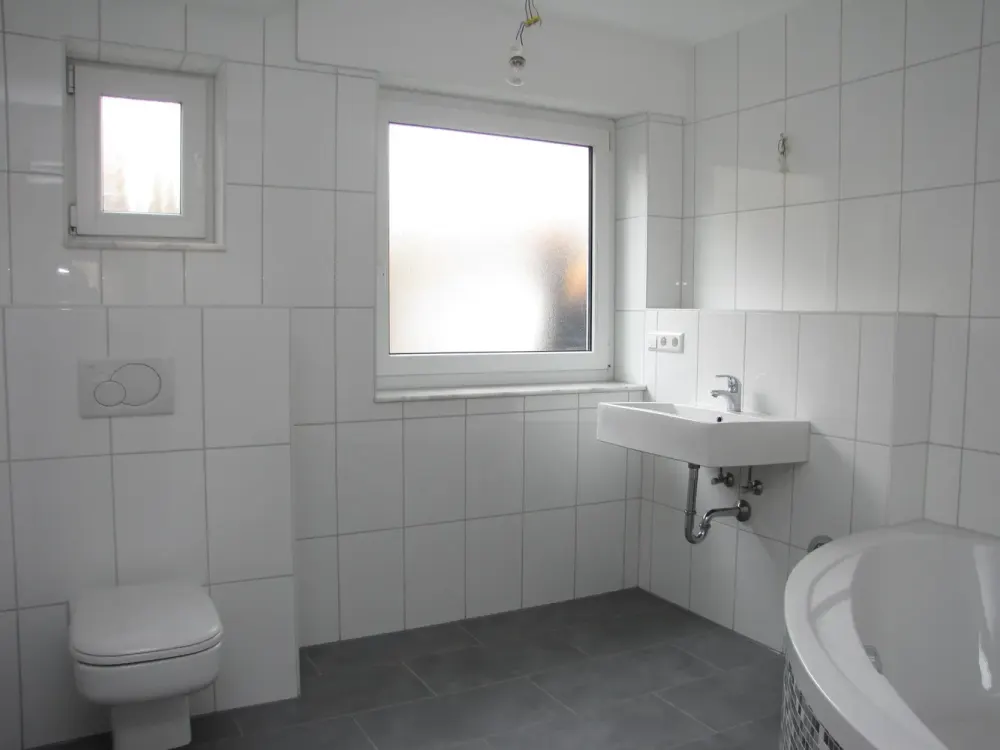 +++TOP GEPFLEGT+++LAMINAT & FLIESEN+++WOHNKÜCHE+++TGL- BAD+++S/W-BALKON+++HMS+++ETC.+++AB 10.2026+++