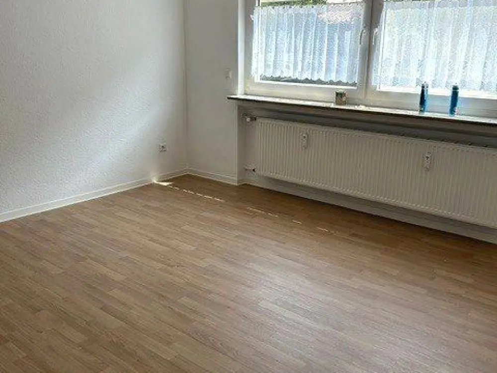 2 Zi Wohnung hell, Balkon, neue EBK Elektrik, Stgt Vaihingen
