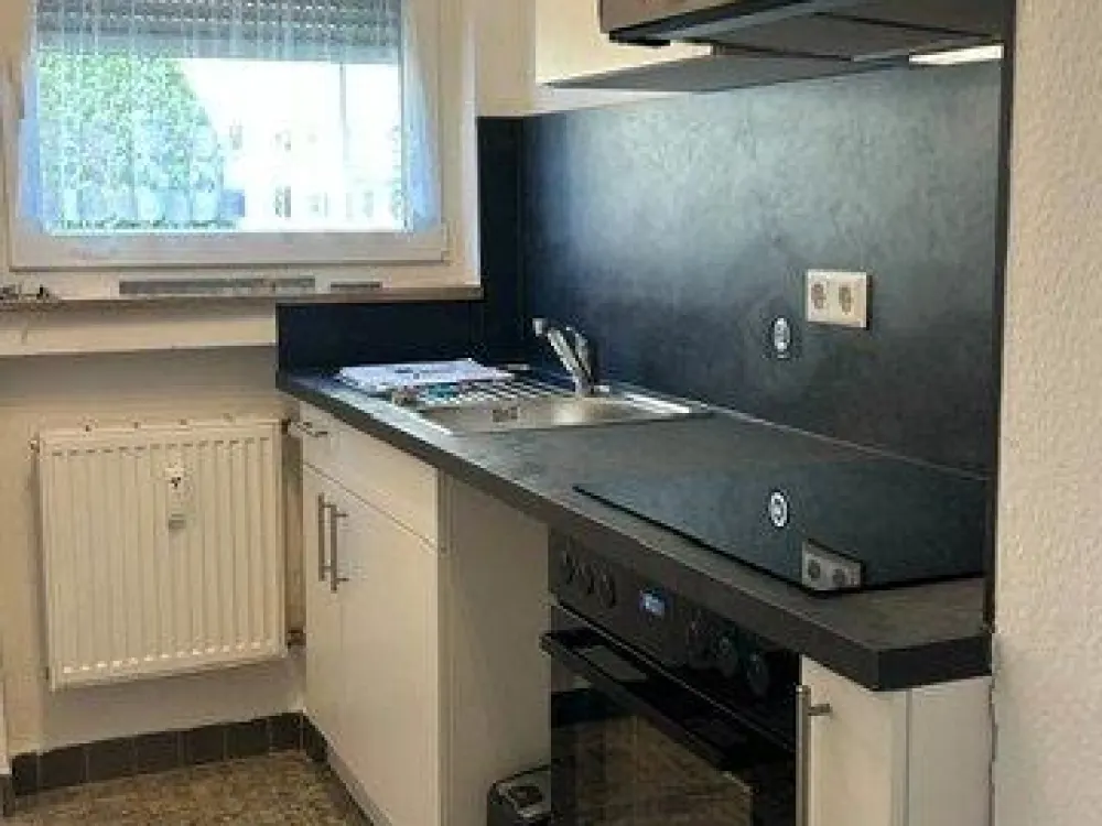 2 Zi Wohnung hell, Balkon, neue EBK Elektrik, Stgt Vaihingen