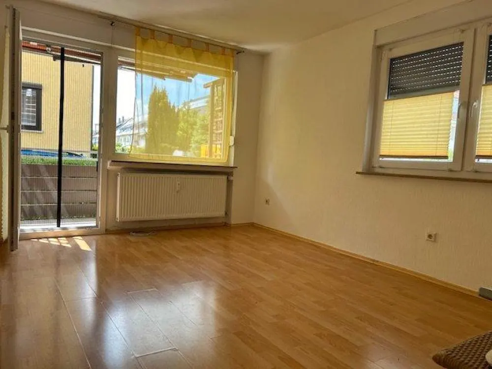 2 Zi Wohnung hell, Balkon, neue EBK Elektrik, Stgt Vaihingen