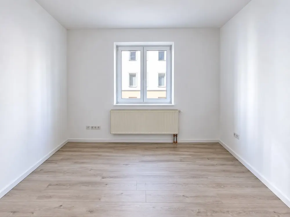 Nähe Sulzbacher Straße ! Renovierte hübsche 2-ZW, 49 m², neue EBK, neue moderne Vinylböden im EG
