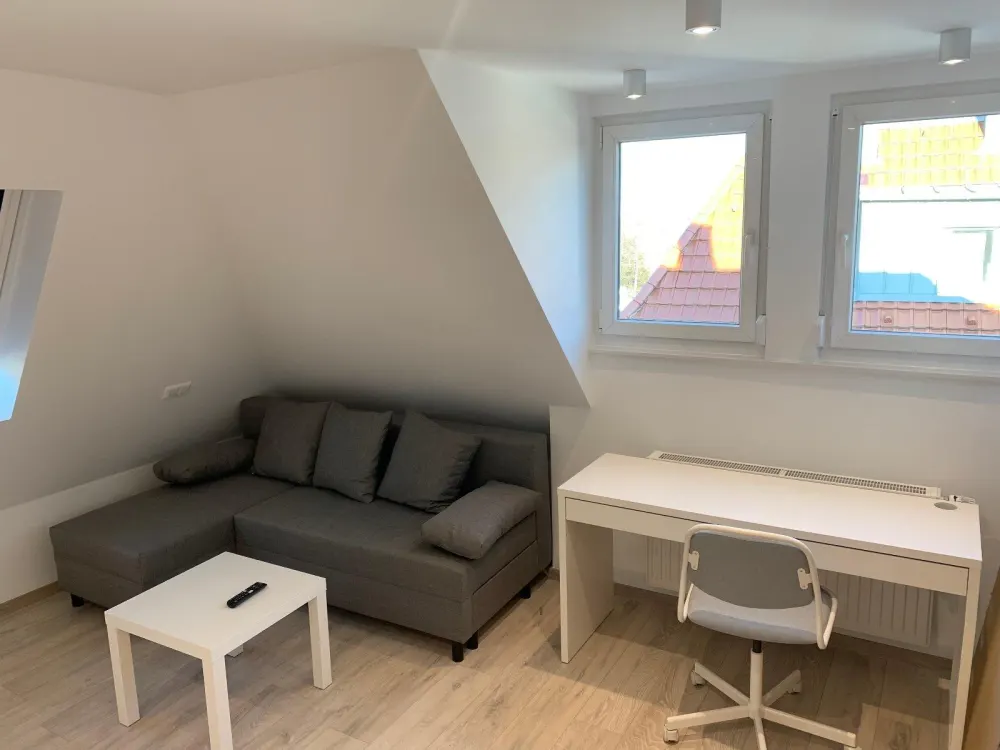 Moderne vollmöblierte 2,5 Zi-Wohnung in S-Gaisburg kernsaniert