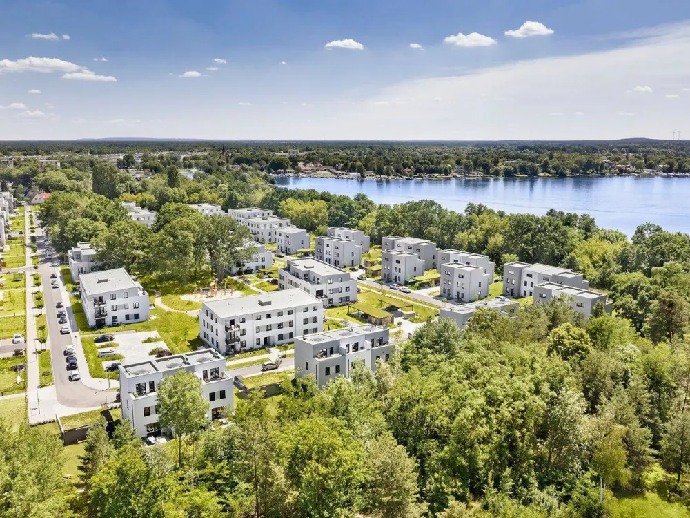 Dämeritzer Ufer - 2 Zimmer mit EBK, Parkett und Gartenanteil