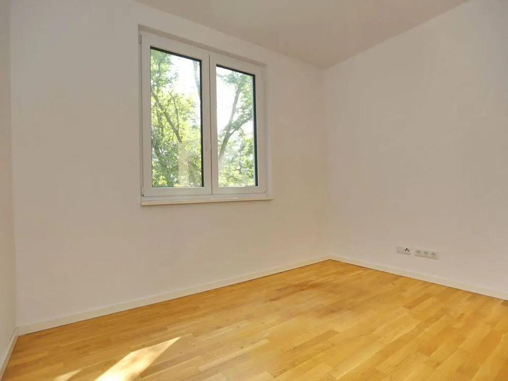 Dämeritzer Ufer - 2 Zimmer mit EBK, Parkett und Gartenanteil