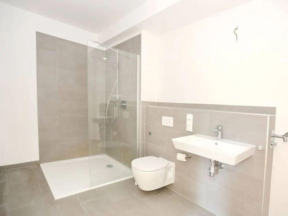 Dämeritzer Ufer - 2 Zimmer mit EBK, Parkett und Gartenanteil