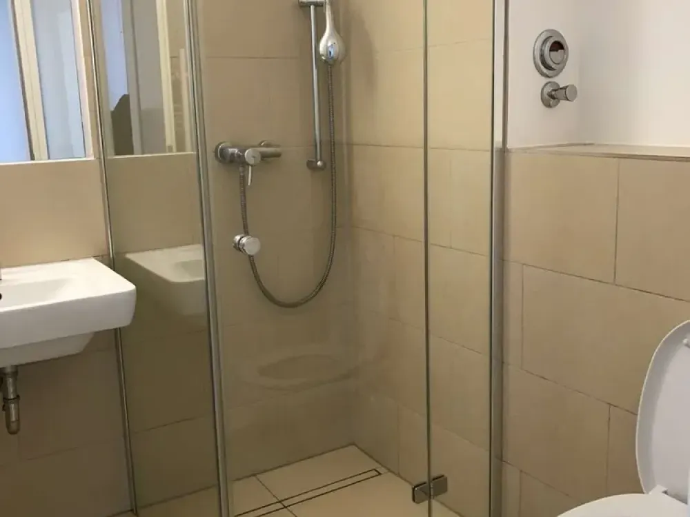 2-Zimmerwohnung, Wohn-/Essbereich und Balkon