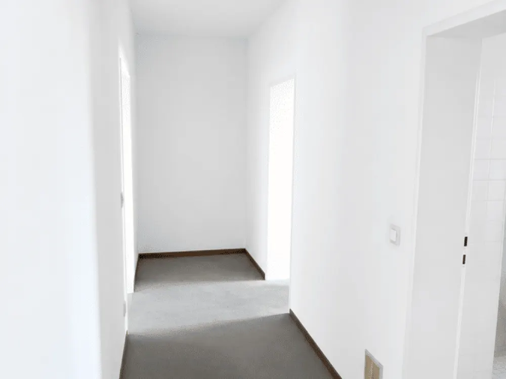 2 Zimmer, renoviert mit neuer Küche, ideal für Paare und 2er-WGs