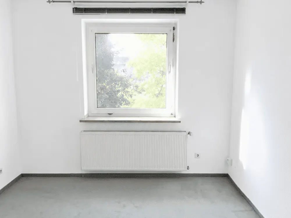 2 Zimmer, renoviert mit neuer Küche, ideal für Paare und 2er-WGs