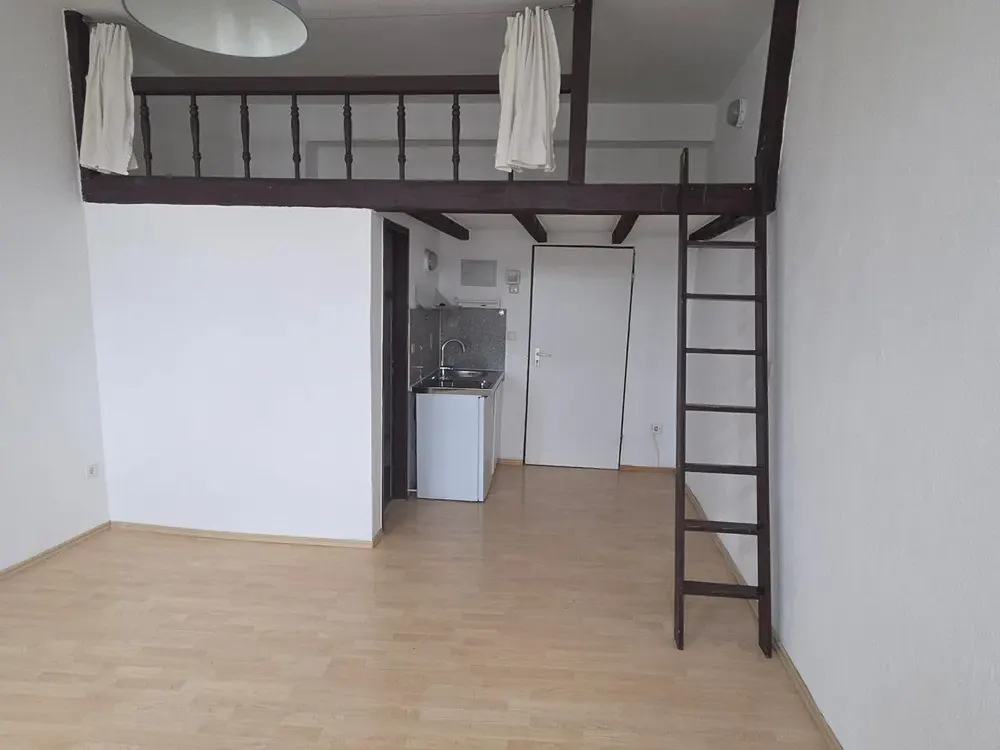 Ehrenfeld Apartment mit Schlafempore auch für Studenten