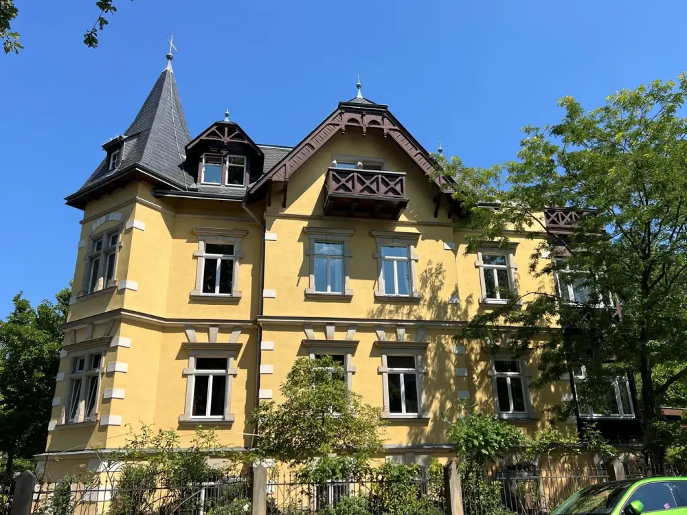 * Wohnen in wunderschöner Villa in bester Lage *