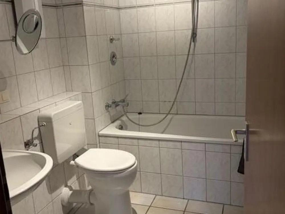 Modernisierte Wohnung in Köln mit Balkon!