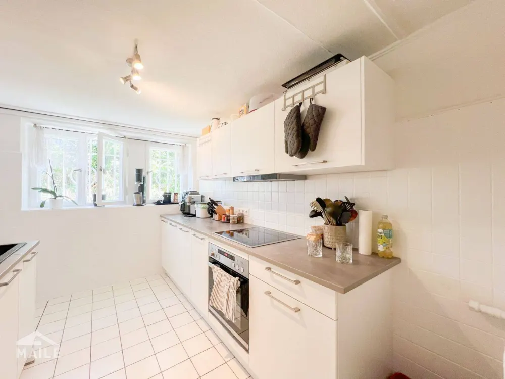 Großzügige 3,5 Zimmerwohnung mit EBK, Terrasse in ruhiger Lage von Stuttgart.