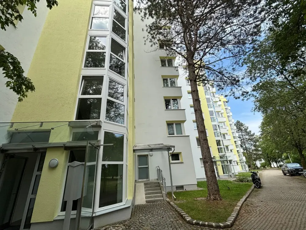 frisch sanierte 3-Zimmer-Wohnung mit Balkon in familienfreundlicher Lage von Neuperlach