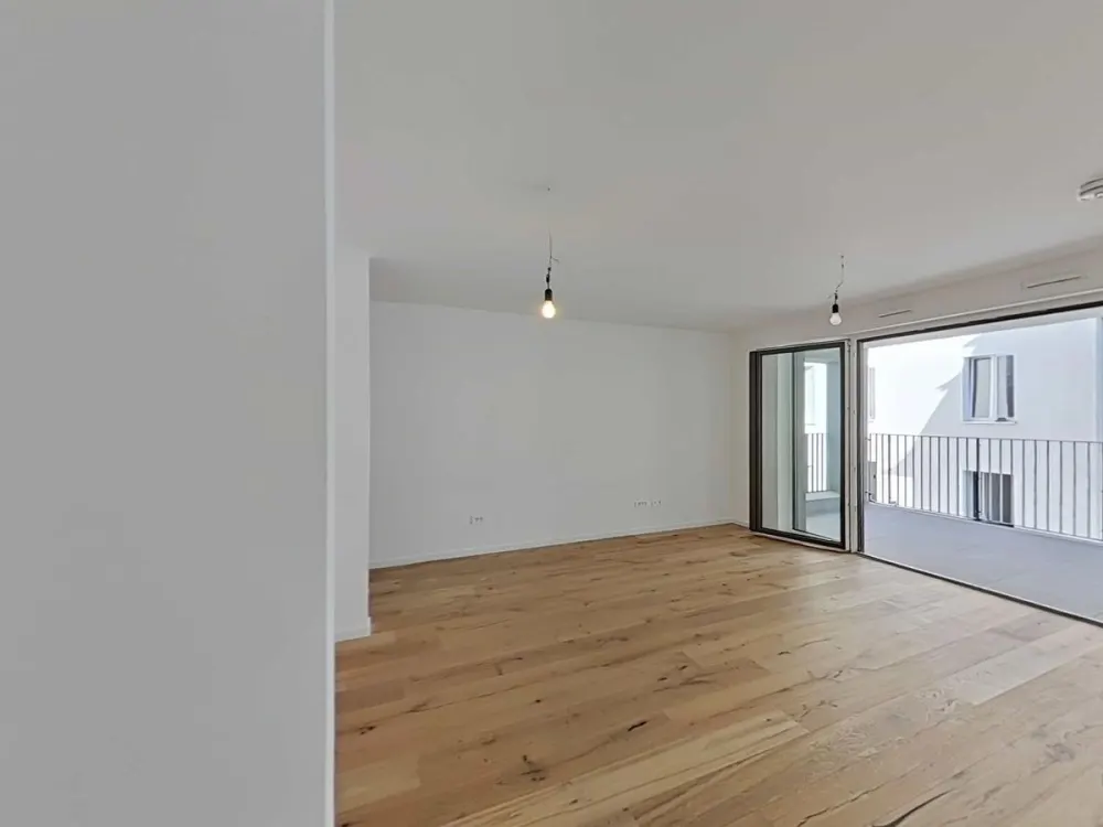 44 m² one-room apartment with a 12 m² loggia, fitted kitchen included