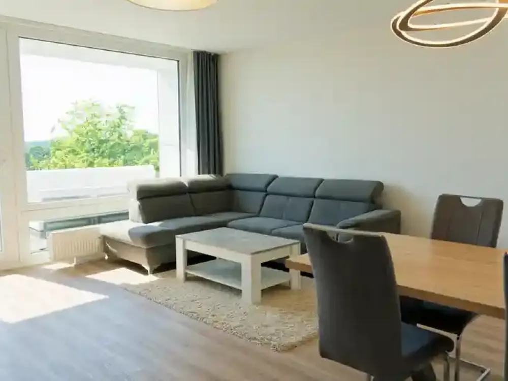 Renovierte möblierte Panoramawohnung