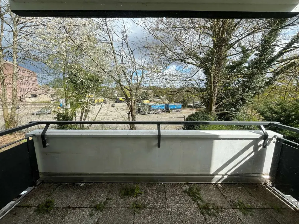 mit Balkon und freiem Blick